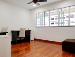 Blk 323 Jurong East Street 31 (Jurong East), HDB Executive #204484911